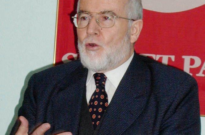 ESKİ BAKANLARDAN CEVAT AYHAN VEFAT ETTİ