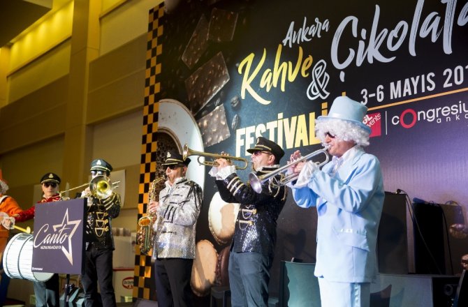 KAHVE VE ÇİKOLATA TUTKUNLARI BU FESTİVALDE BULUŞTU