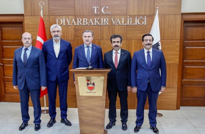 GENÇLİK VE SPOR BAKANI BAK: KUPA FİNALİNİN DİYARBAKIR'DA YAPILMASI ÖNEMLİ BİR ADIM