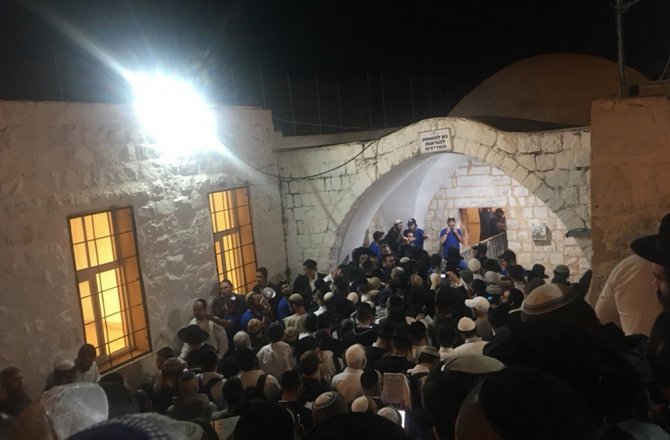 YAHUDİ YERLEŞİMCİLER YUSUF MAKAMI’NA BASKIN DÜZENLEDİ