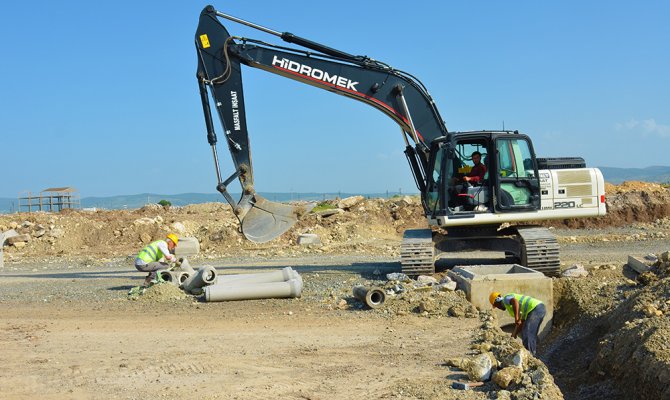 SANAYİ’DE ALTYAPI ÇALIŞMALARI SÜRÜYOR