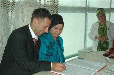 Aşk engel tanımadı