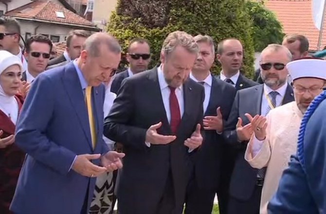 ERDOĞAN’DAN KOVAÇİ ŞEHİTLİĞİ’NE ZİYARET