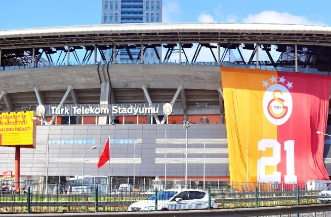 GALATASARAY, 21’İ STADA ASTI!