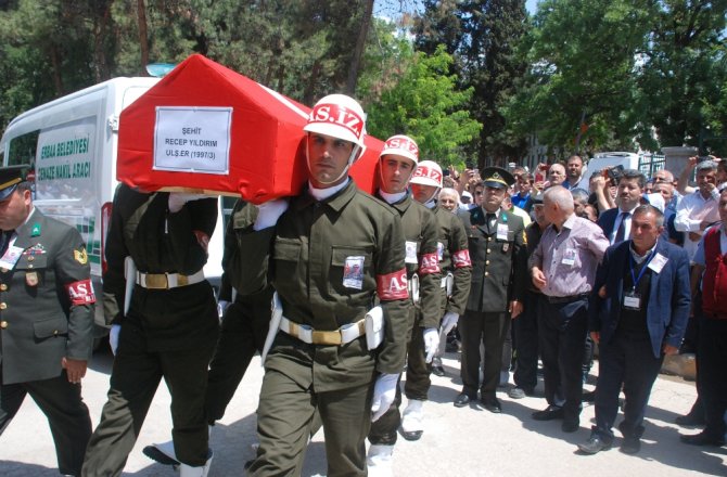 AĞRI ŞEHİDİNİ EBEDİYETE UĞURLUYOR