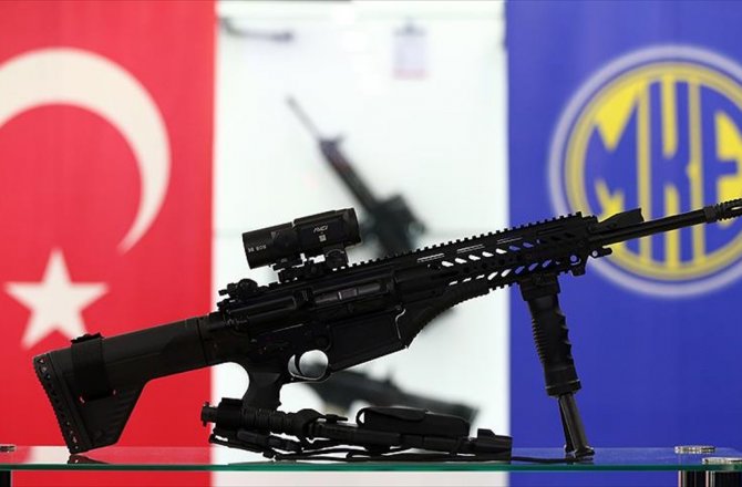 TÜRKİYE'DEN MİLLİ PİYADE TÜFEĞİ HEDİYESİ