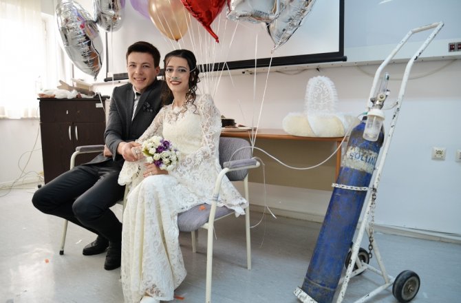 OKSİJEN DESTEKLİ NİKAH KIYILDI