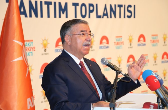 “TEPEDEN BAKMAK BU PARTİLERİN DNA’LARINDA VAR”