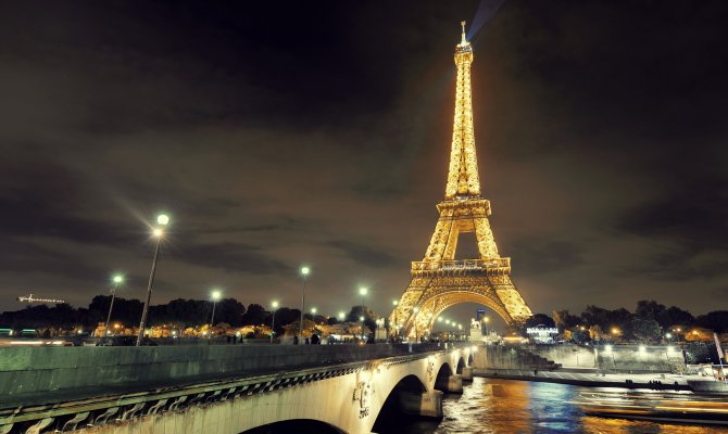 IŞIKLAR ŞEHRİNDE KISA BİR MOLA