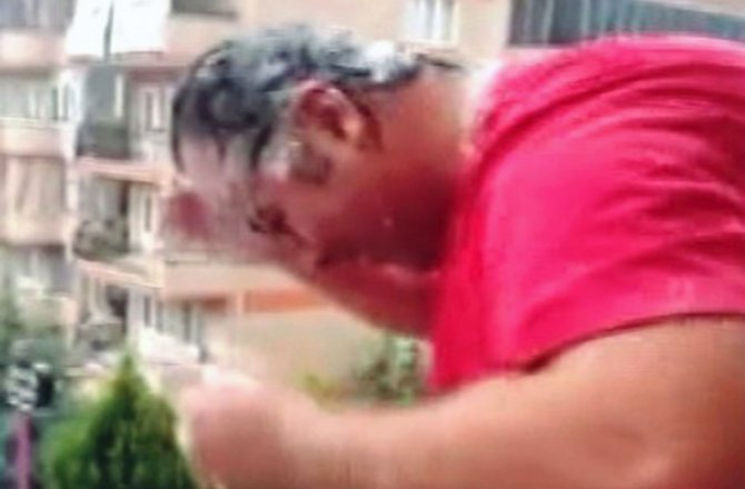 YURDUM İNSANI: YAĞMUR SUYUYLA KAFASINI YIKADI