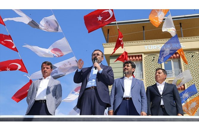 AK Parti Sözcüsü Ünal: Avrupa'da, Amerika'da bizim kaybetmemiz için kampanyalar yürütüyorlar