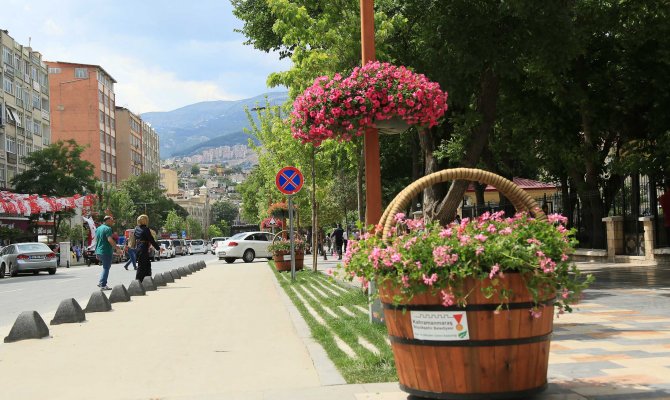 ÇİÇEK SEPETLERİ İLGİ ODAĞI OLDU