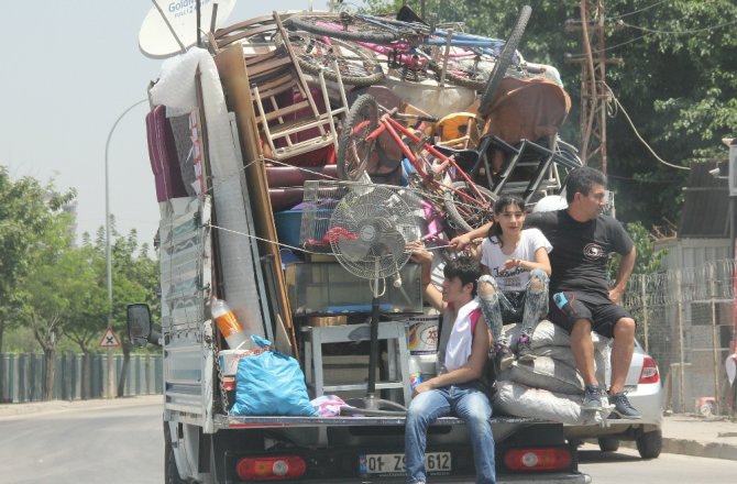 ADANA’DA TEHLİKELİ YOLCULUK