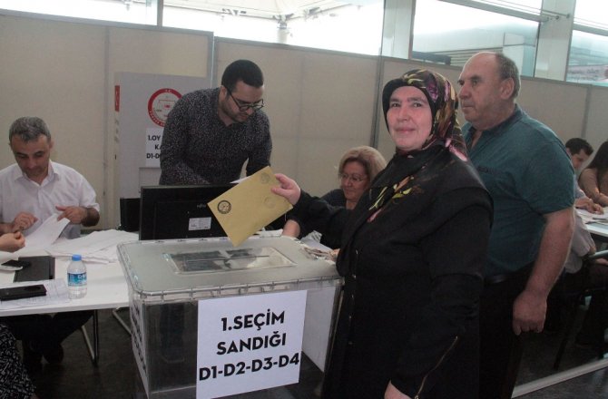 SINIR KAPILARINDA OY VERME İŞLEMİ BAŞLADI