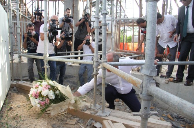 MUHARREM İNCE, DEMİREL’İN MEZARINI ZİYARET ETTİ