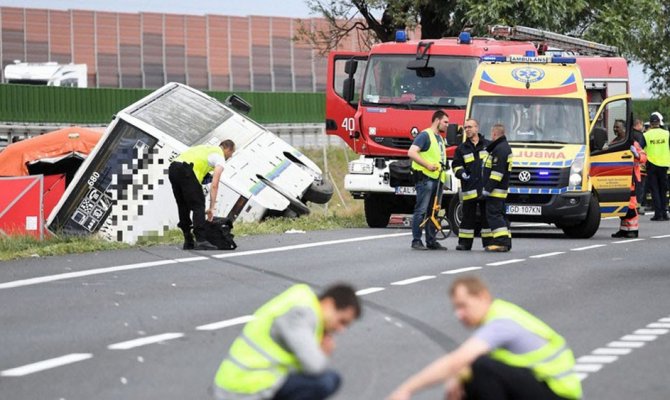 Polonya’da feci kaza: 2 ölü, 27 yaralı