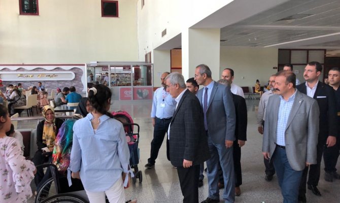 Rektör Can, Hastaların Bayramını Kutladı