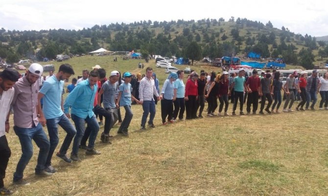 Kahramanmaraş’ta yayla şenliği renkli görüntülere sahne oldu