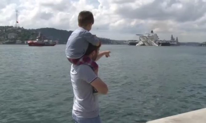 Dev geminin İstanbul Boğazı’ndan geçişi sürüyor