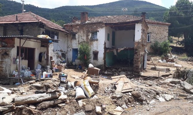 Manisa’daki sel felaketi kamerada