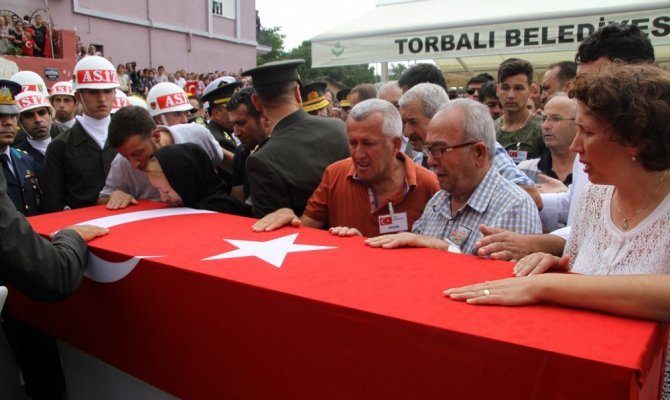 İzmir şehidini uğurladı