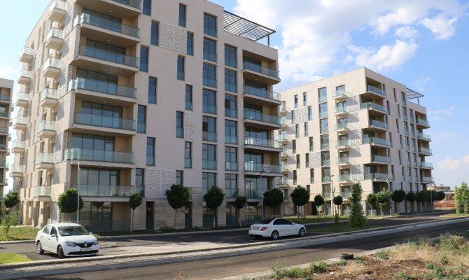 Terör mağduru aileler yeni evlerine kavuşuyor