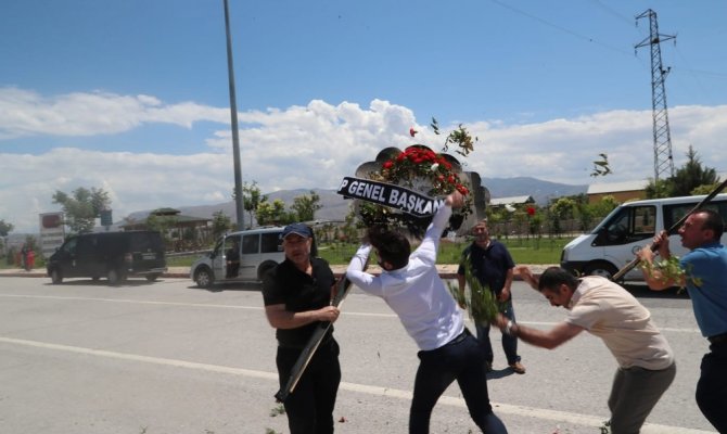 Şehit cenazesinde Kılıçdaroğlu’nun çelengine tepki