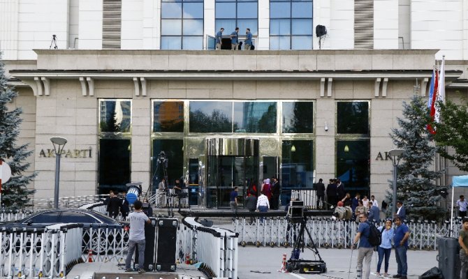 AK Parti Genel Merkezinde hazırlıklar tamam