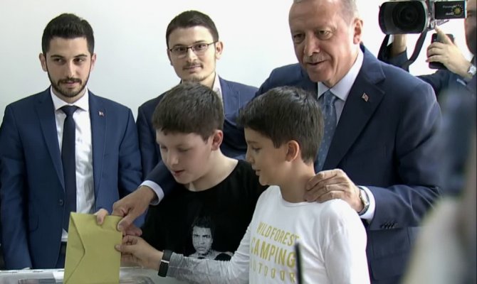 "Türkiye adeta bir demokratik devrimi gerçekleştiriyor"