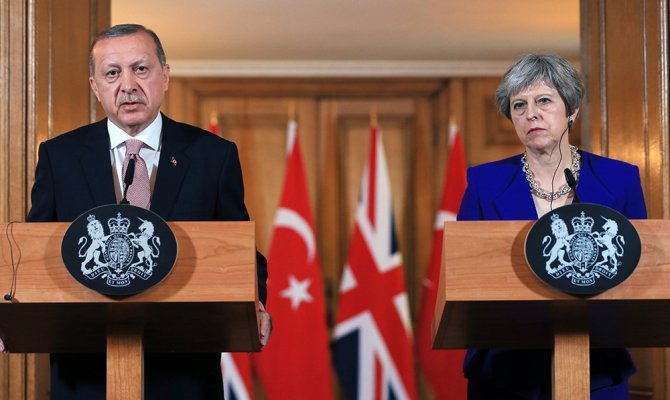 İngiltere Başbakanı May, Cumhurbaşkanı Erdoğan‘ı tebrik etti