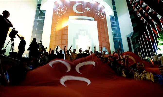 MHP'den teşekkür ilanı ile tepki