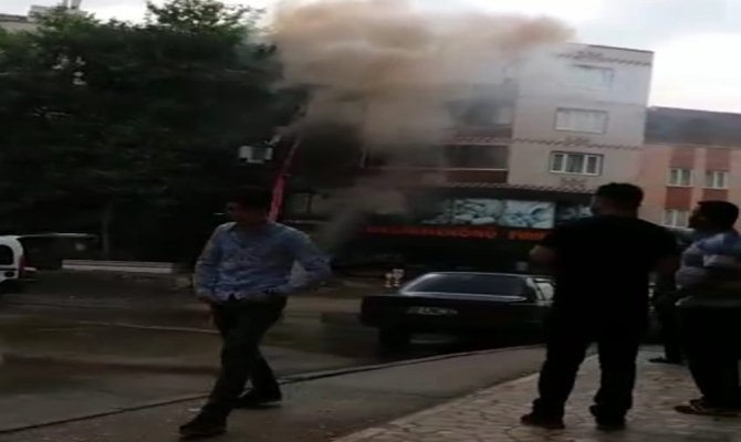 Patlayan trafo korkuttu