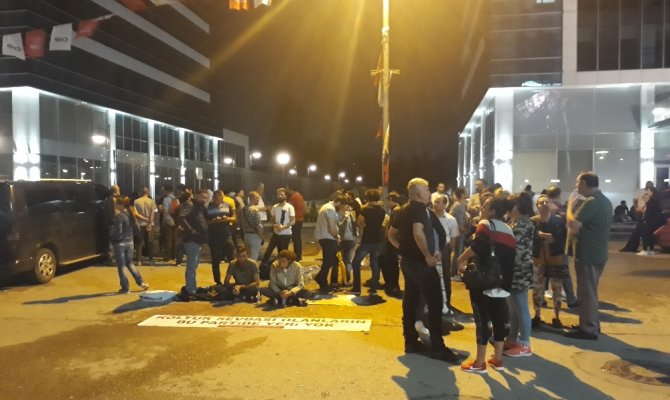 CHP Genel Merkezi önündeki eylem sürüyor