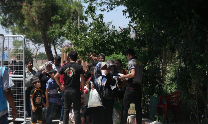 Bayrama giden Suriyelilerden 2 bini döndü