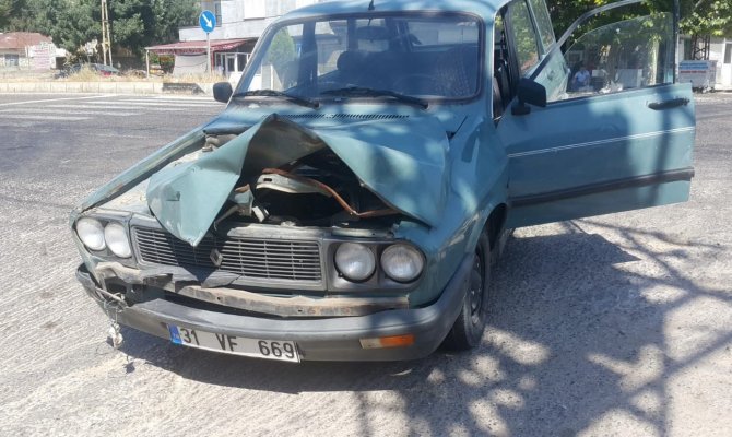 Adıyaman'da otomobiller çarpıştı: 6 yaralı