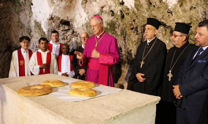 Dünyanın ilk mağara kilisesinde bayram ayini