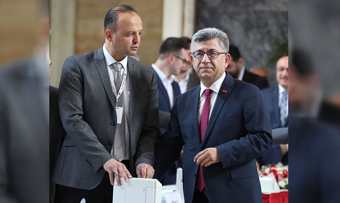 MHP Kahramanmaraş Milletvekili Sefer Aycan meclise kaydını yaptırdı