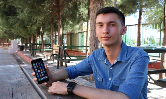 Siri'den sonra Google ve Microsoft'un uygulamalarında da açık buldu 