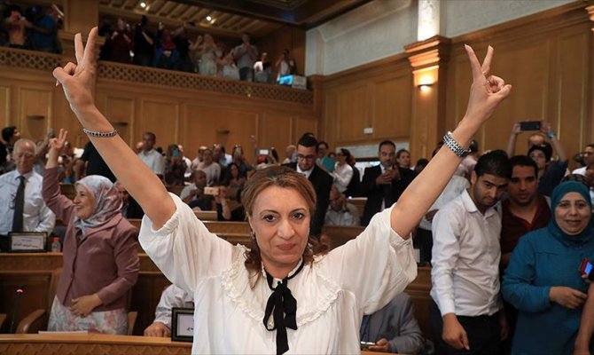 Tunus'un ilk kadın başkent belediye başkanı Nahda'dan