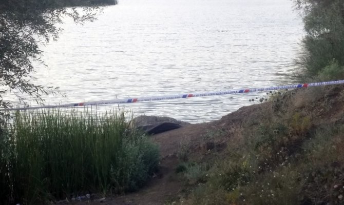 Gölete düşen çocuk boğularak can verdi