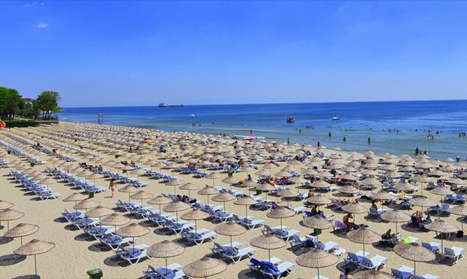 İstanbul'da plajlara yoğun ilgi