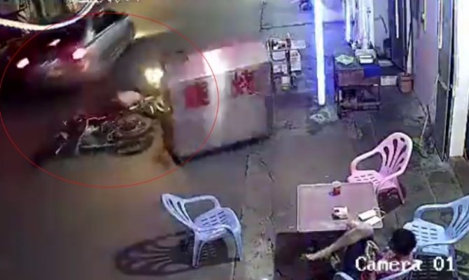 Sarhoş motosikletli az daha canından oluyordu