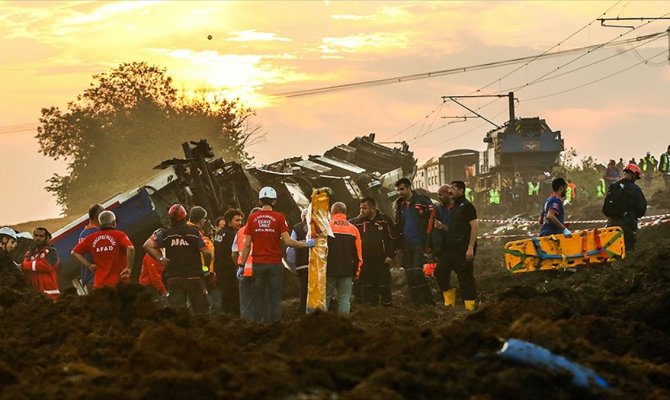 Tekirdağ'daki tren kazasında 24 vatandaşımız yaşamını yitirdi