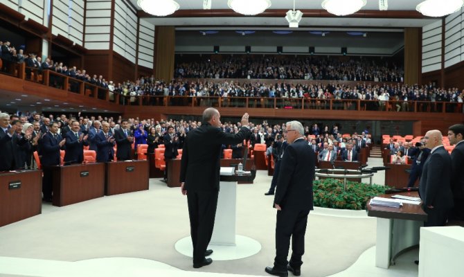 Yeni hükümet sistemi başladı