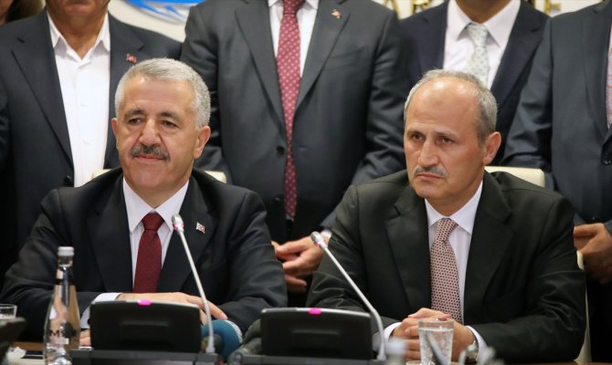 Ulaştırma ve Altyapı Bakanlığında devir teslim töreni yapıldı