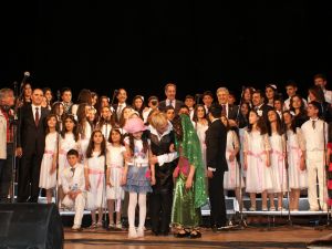 Çiçek Ve Günay Dünya Dillerinde Esintiler Konserini İzledi