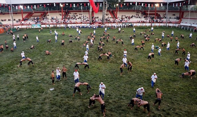 Kırkpınar'da ilk gün müsabakaları sona erdi