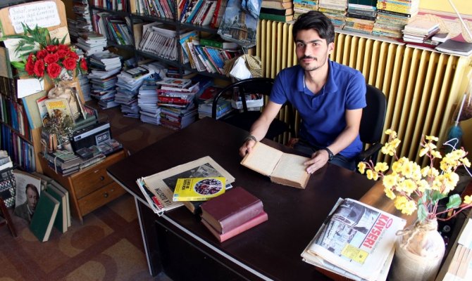 Çöpte bulduğu kitap hayatını değiştirdi