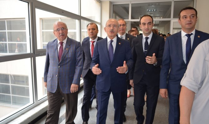 Kılıçdaroğlu tren kazasında yaralananları ziyaret etti