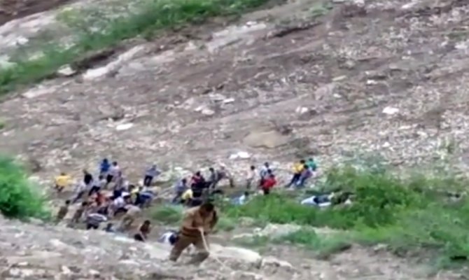 Hindistan’da otobüs kazası: 10 ölü, 15 yaralı